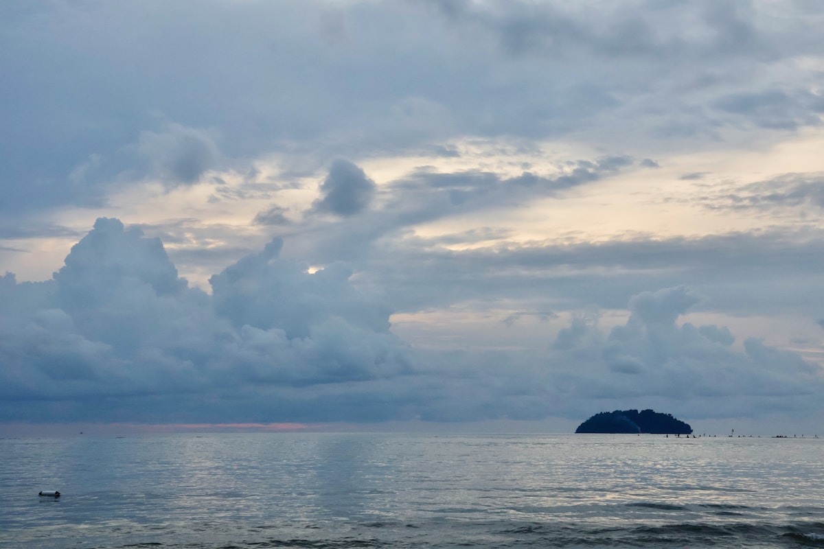Small island in the ocean, Kota Kinabalu area, Sabah, Malaysia