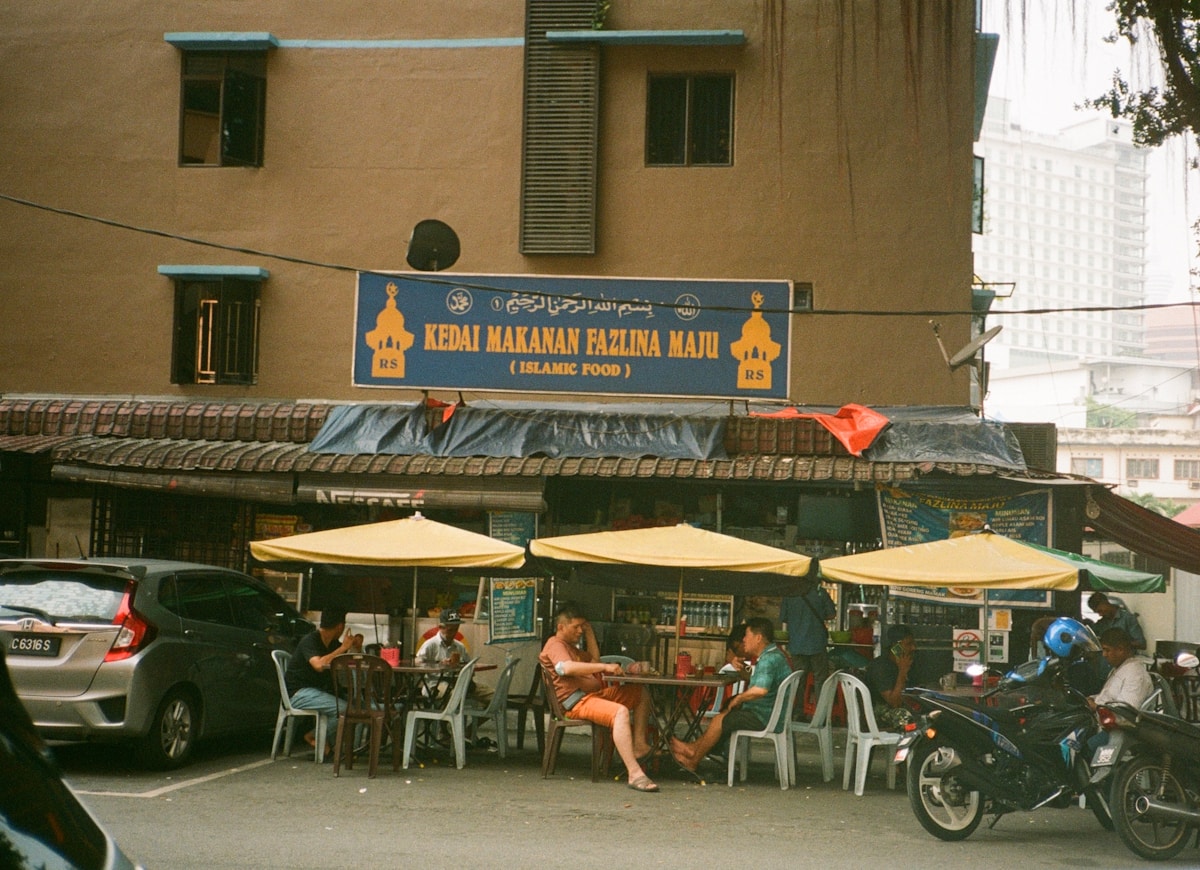 Diners at a mamak stall, a Tamil Muslim eatery, in Pudu, Kuala Lumpur